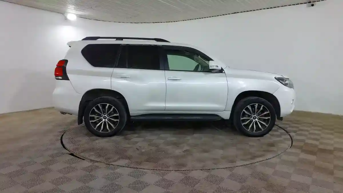 Toyota Land Cruiser Prado 2013 года за 14 990 000 тг. в Шымкент