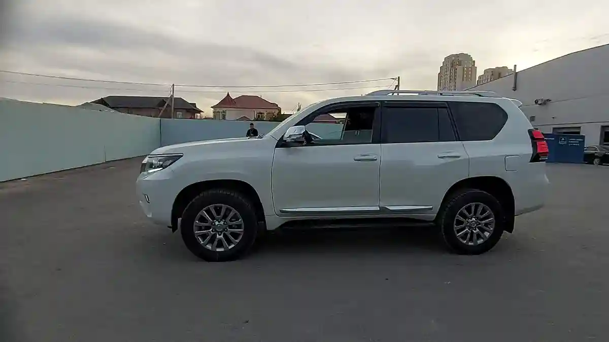 Toyota Land Cruiser Prado 2021 года за 25 000 000 тг. в Шымкент