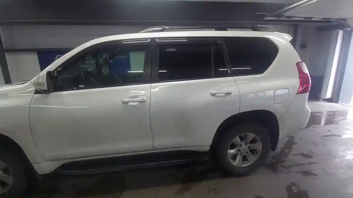 Toyota Land Cruiser Prado 2010 года за 14 000 000 тг. в Астана