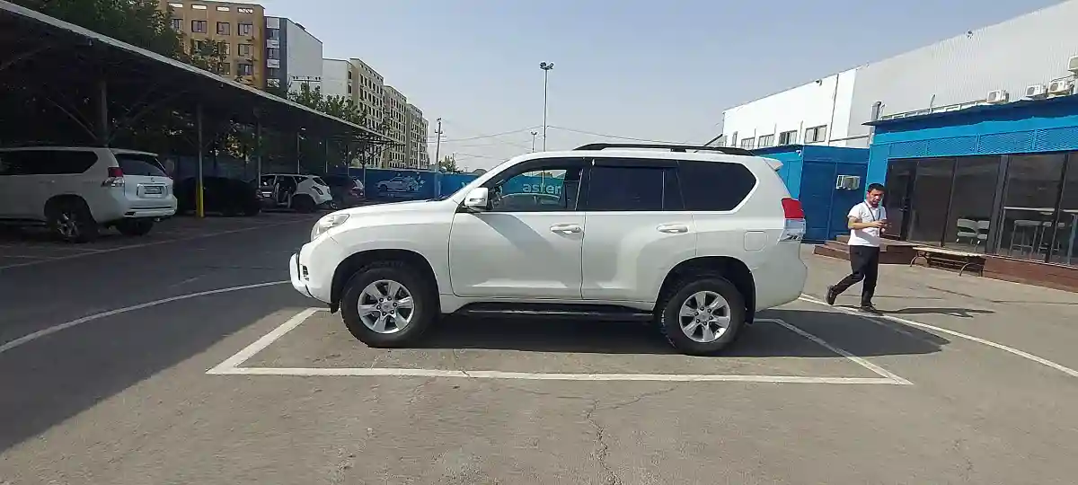 Toyota Land Cruiser Prado 2011 года за 16 000 000 тг. в Алматы
