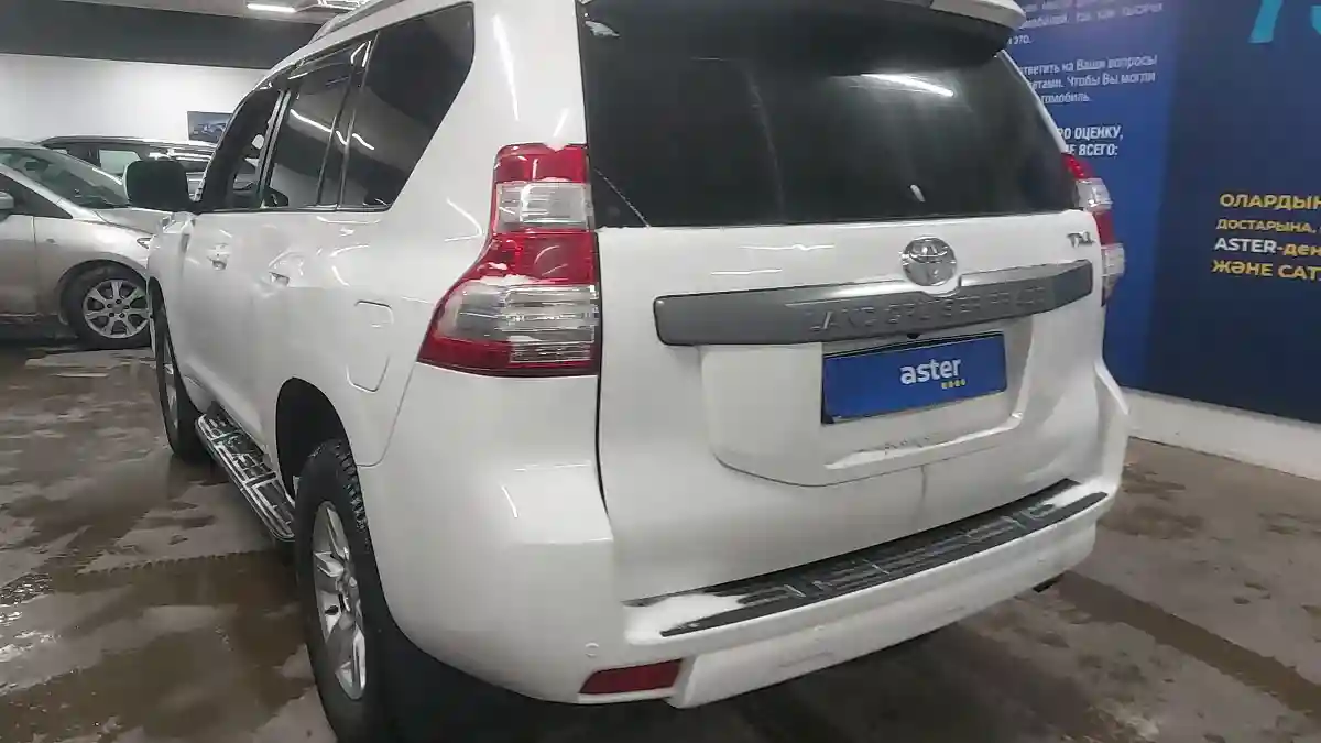Toyota Land Cruiser Prado 2013 года за 14 000 000 тг. в Астана