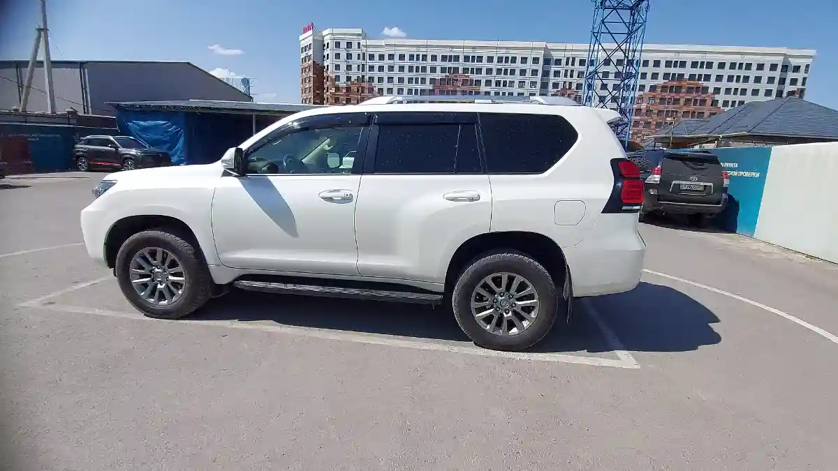 Toyota Land Cruiser Prado 2022 года за 28 000 000 тг. в Шымкент