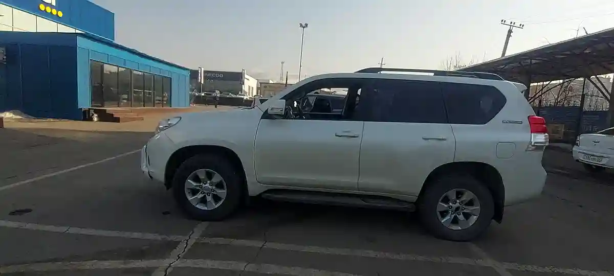 Toyota Land Cruiser Prado 2012 года за 15 500 000 тг. в Алматы