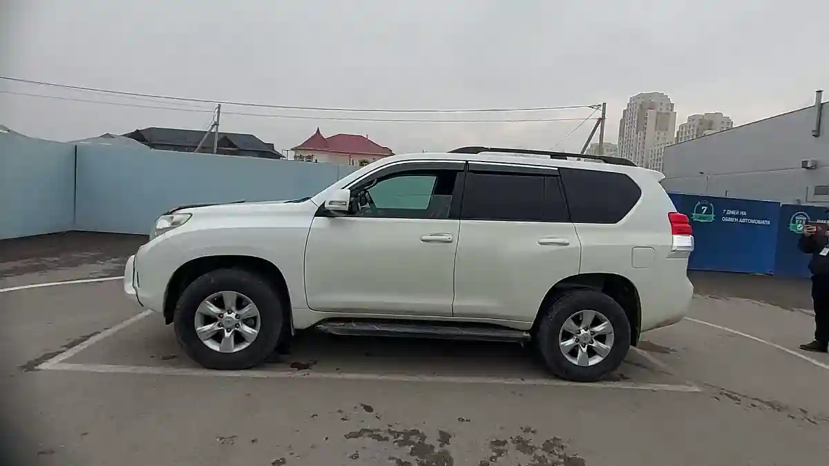 Toyota Land Cruiser Prado 2011 года за 14 000 000 тг. в Шымкент