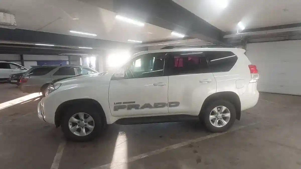 Toyota Land Cruiser Prado 2011 года за 14 500 000 тг. в Астана
