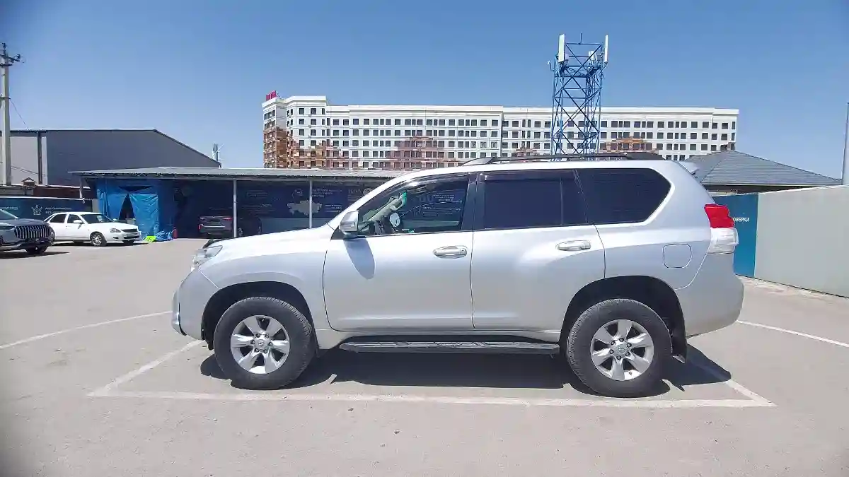 Toyota Land Cruiser Prado 2012 года за 15 520 000 тг. в Шымкент