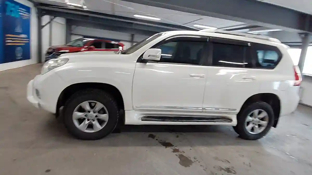 Toyota Land Cruiser Prado 2013 года за 14 700 000 тг. в Астана