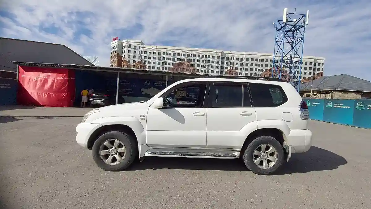 Toyota Land Cruiser Prado 2004 года за 9 500 000 тг. в Шымкент