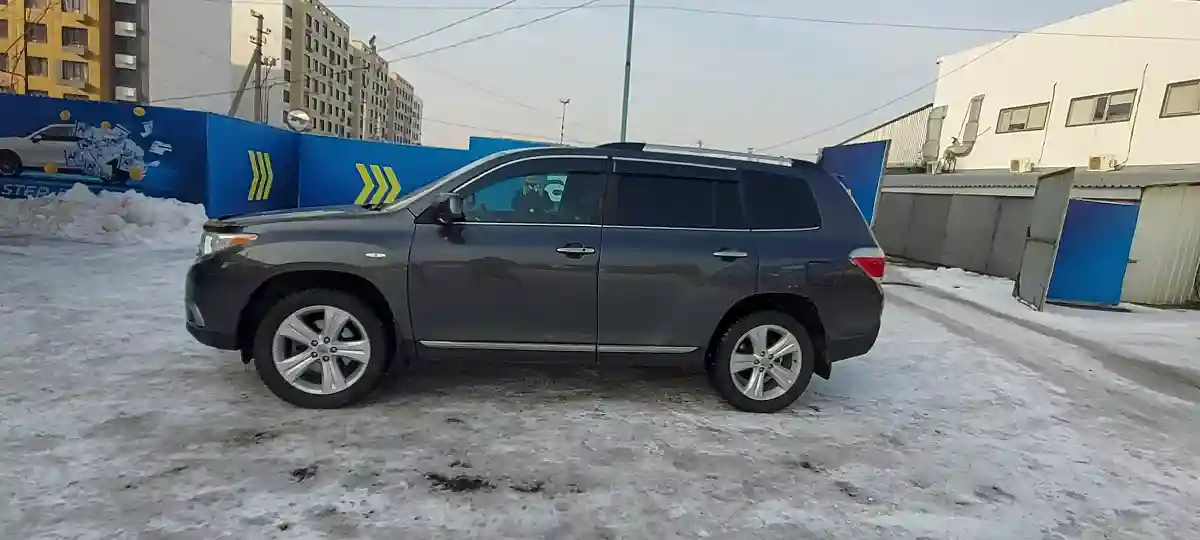 Toyota Highlander 2013 года за 14 000 000 тг. в Алматы