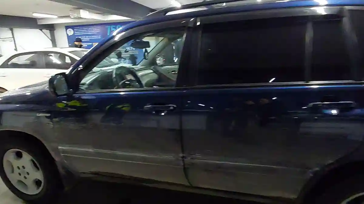 Toyota Highlander 2005 года за 6 800 000 тг. в Астана