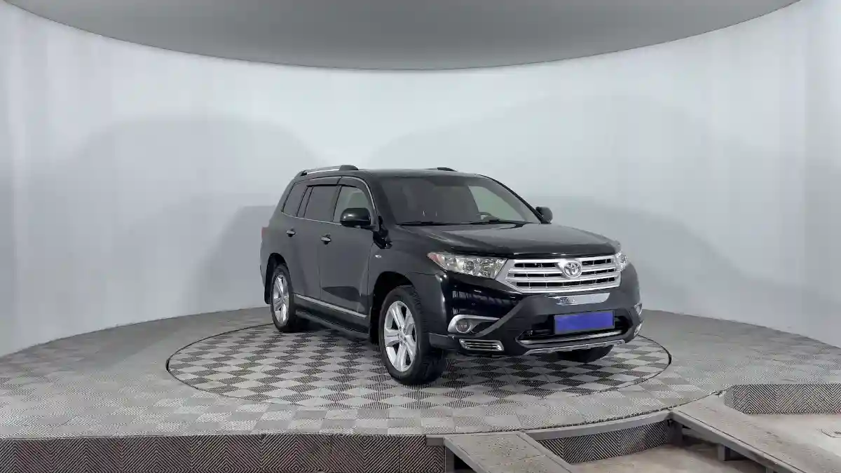 Toyota Highlander 2011 года за 12 000 000 тг. в Караганда