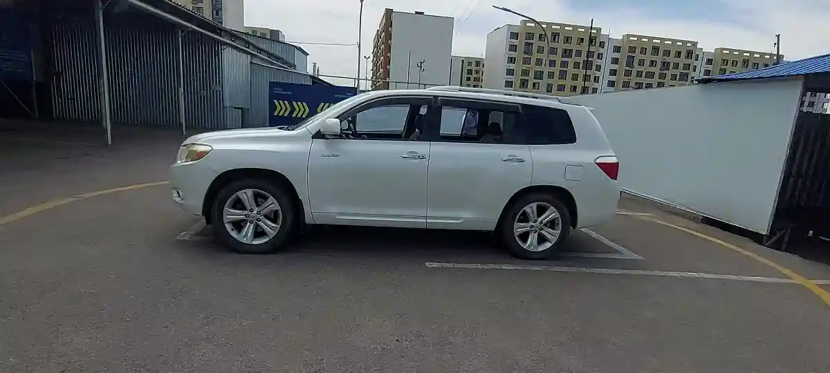 Toyota Highlander 2008 года за 11 500 000 тг. в Алматы