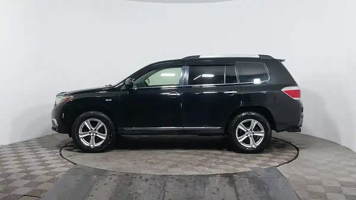 Toyota Highlander 2012 года за 12 300 000 тг. в Астана