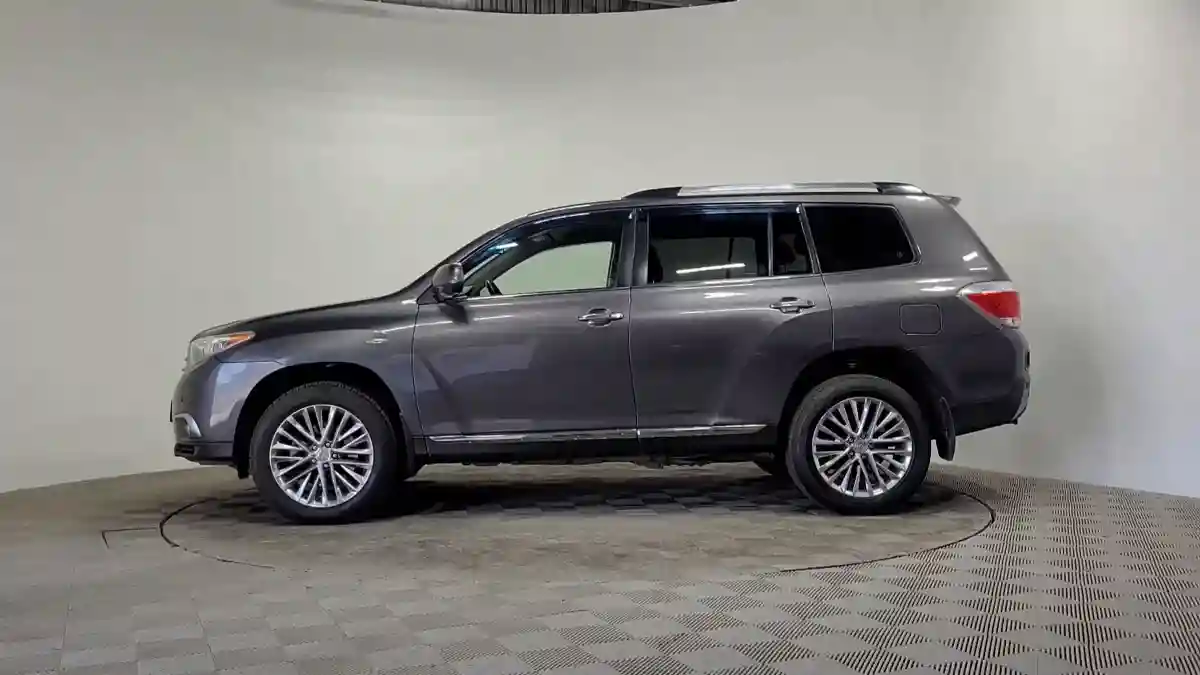 Toyota Highlander 2013 года за 12 990 000 тг. в Алматы
