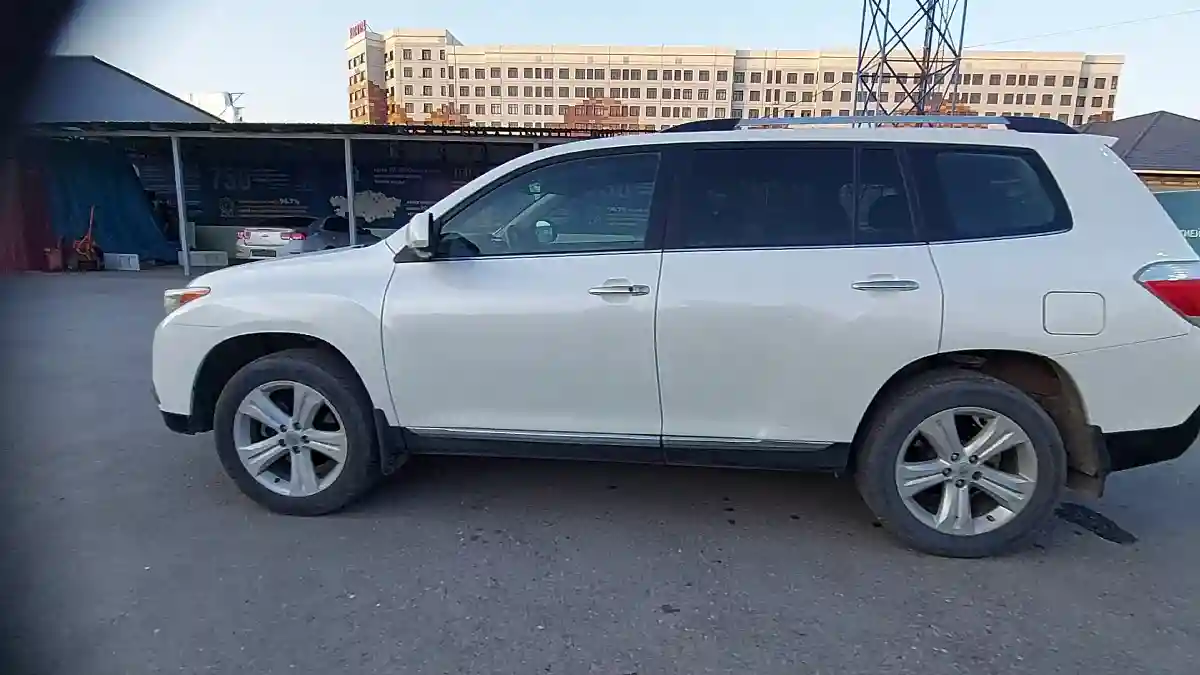 Toyota Highlander 2013 года за 12 000 000 тг. в Шымкент