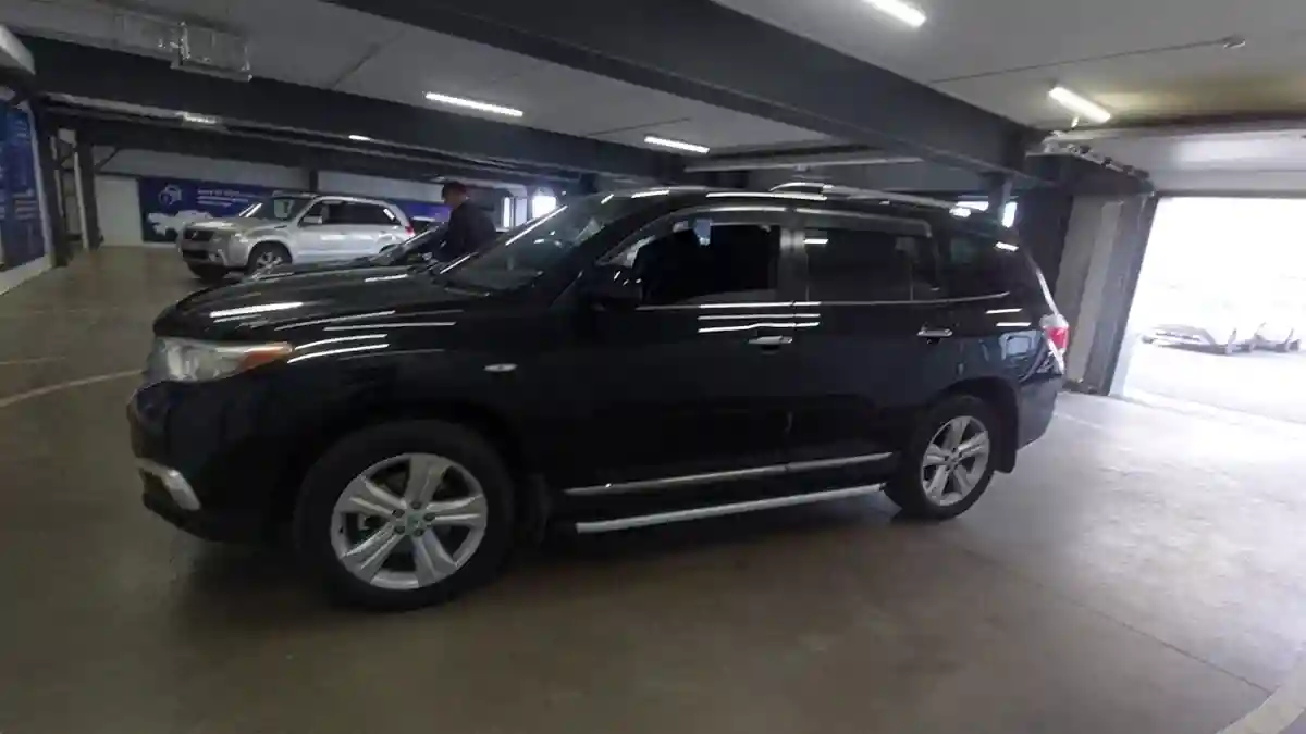 Toyota Highlander 2011 года за 12 500 000 тг. в Астана