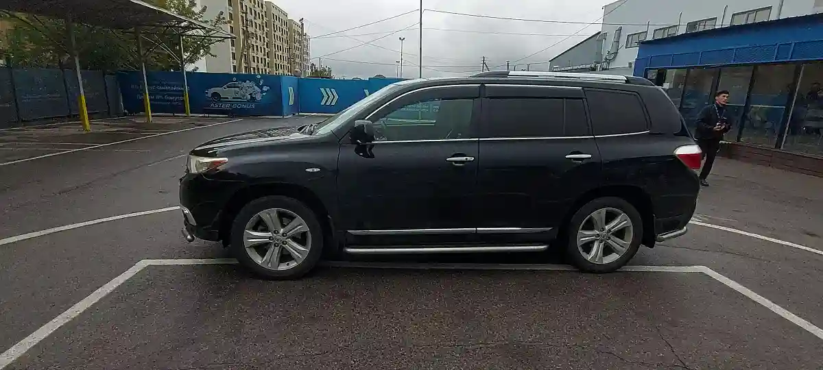 Toyota Highlander 2011 года за 13 000 000 тг. в Алматы