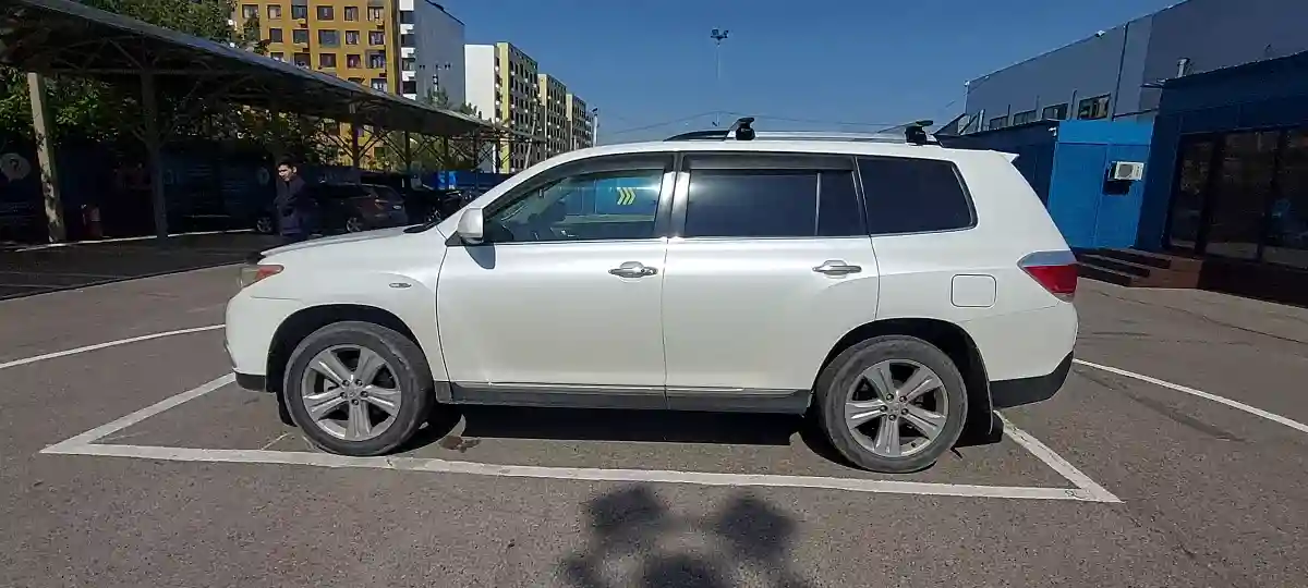 Toyota Highlander 2011 года за 13 000 000 тг. в Алматы