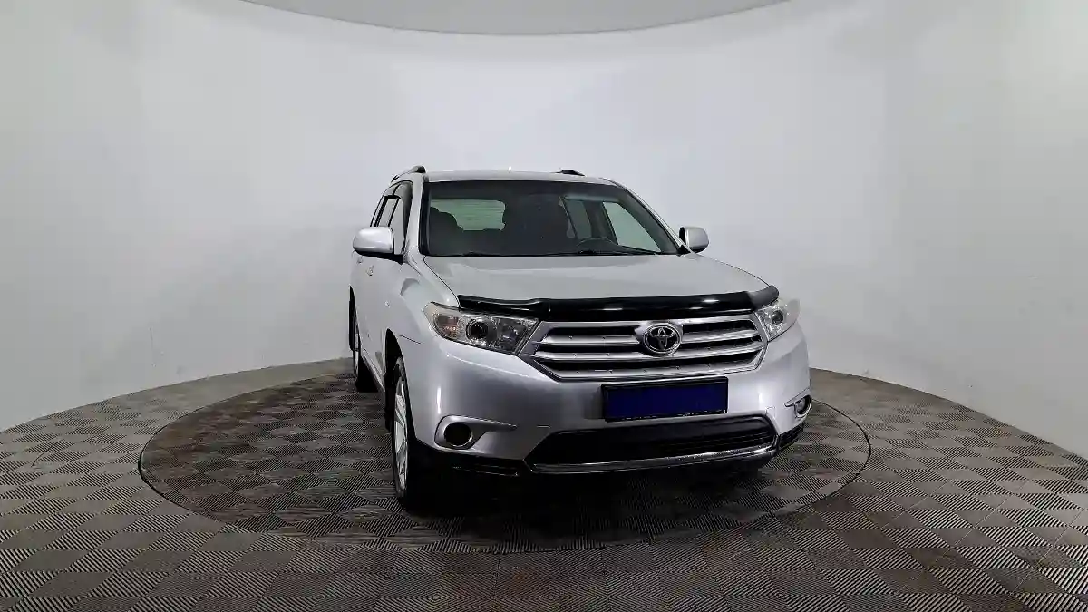 Toyota Highlander 2011 года за 10 350 000 тг. в Астана