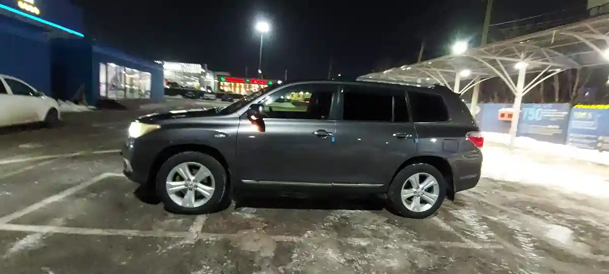 Toyota Highlander 2012 года за 12 800 000 тг. в Алматы