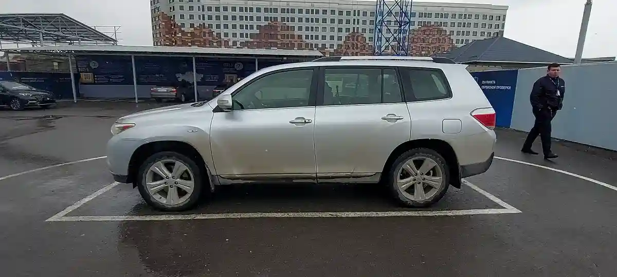 Toyota Highlander 2012 года за 15 400 000 тг. в Шымкент