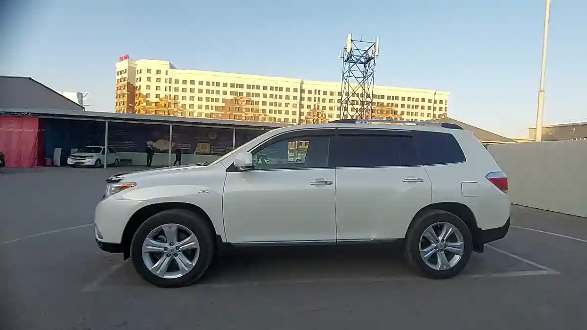Toyota Highlander 2013 года за 15 500 000 тг. в Шымкент