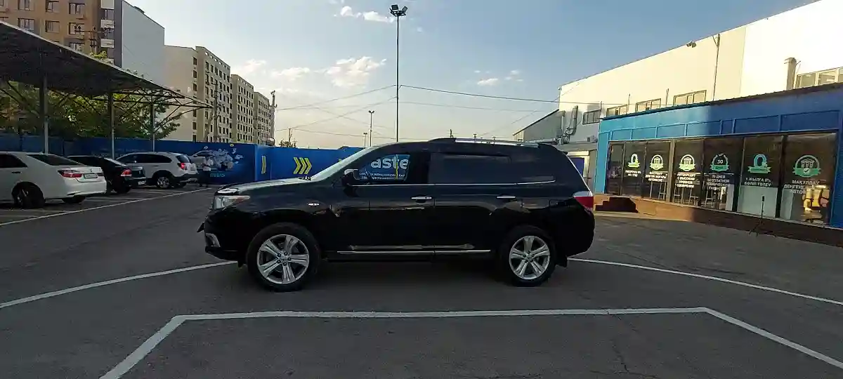 Toyota Highlander 2011 года за 13 000 000 тг. в Алматы