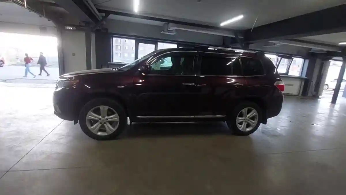 Toyota Highlander 2011 года за 12 000 000 тг. в Астана