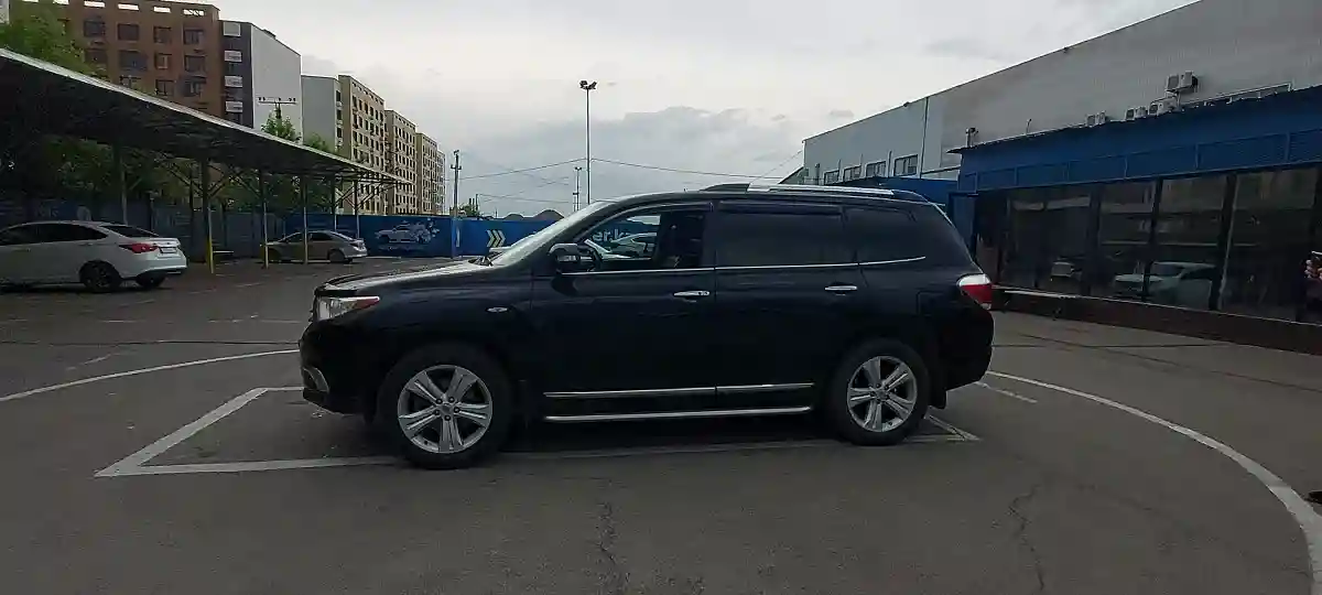 Toyota Highlander 2011 года за 13 000 000 тг. в Алматы