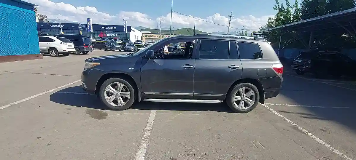 Toyota Highlander 2011 года за 11 700 000 тг. в Алматы
