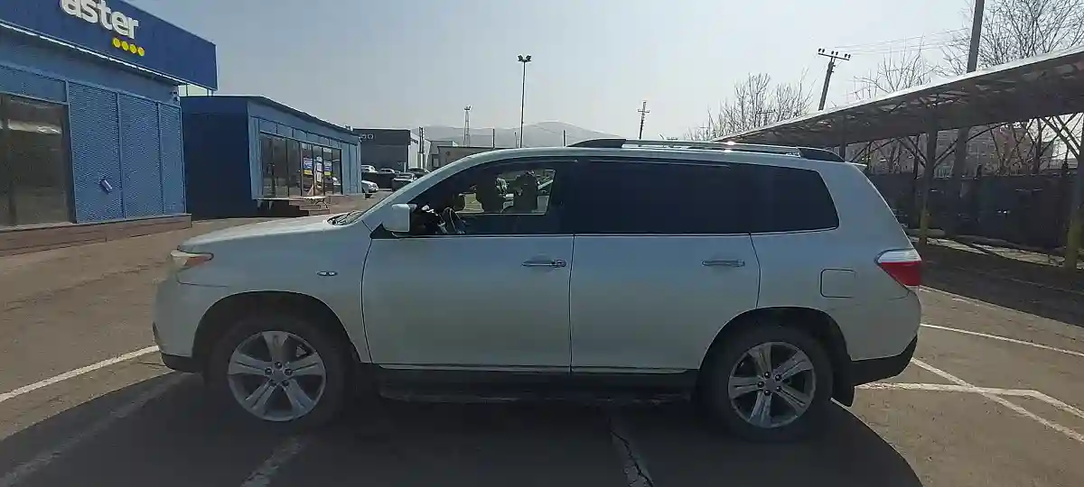 Toyota Highlander 2012 года за 12 000 000 тг. в Алматы
