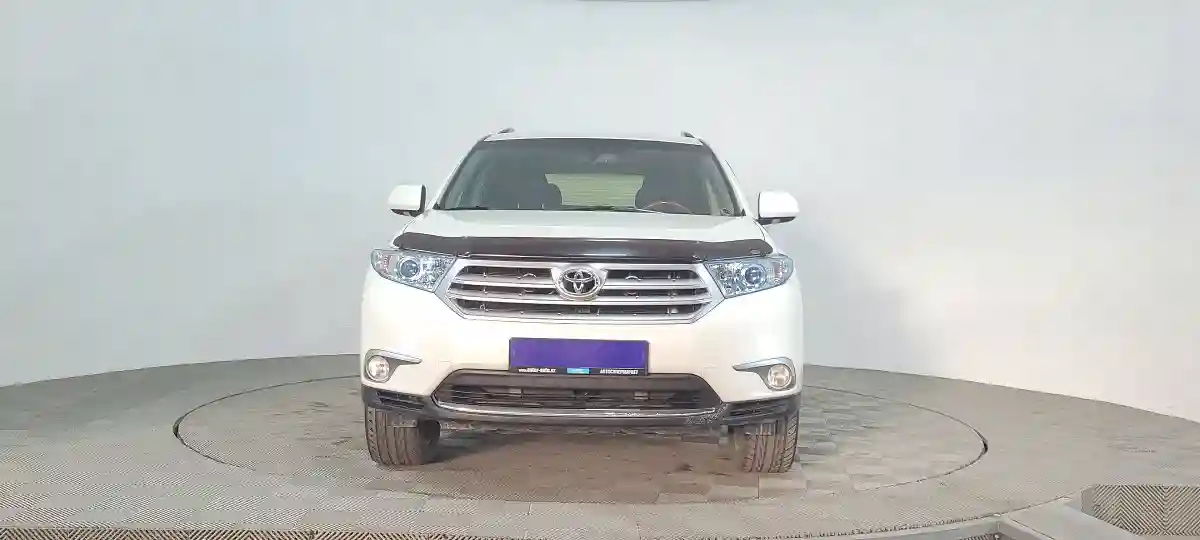 Toyota Highlander 2011 года за 12 190 000 тг. в Караганда