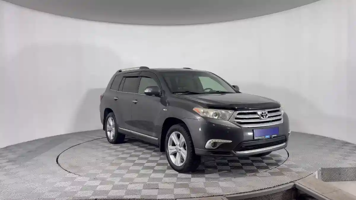 Toyota Highlander 2012 года за 11 590 000 тг. в Караганда