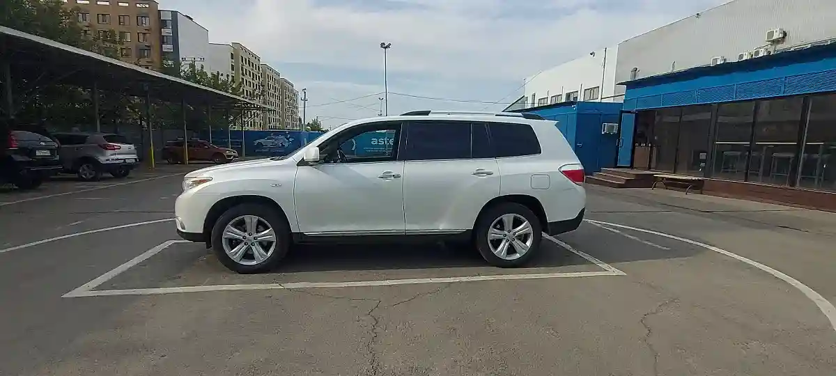 Toyota Highlander 2012 года за 13 500 000 тг. в Алматы