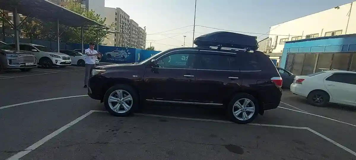Toyota Highlander 2013 года за 13 500 000 тг. в Алматы