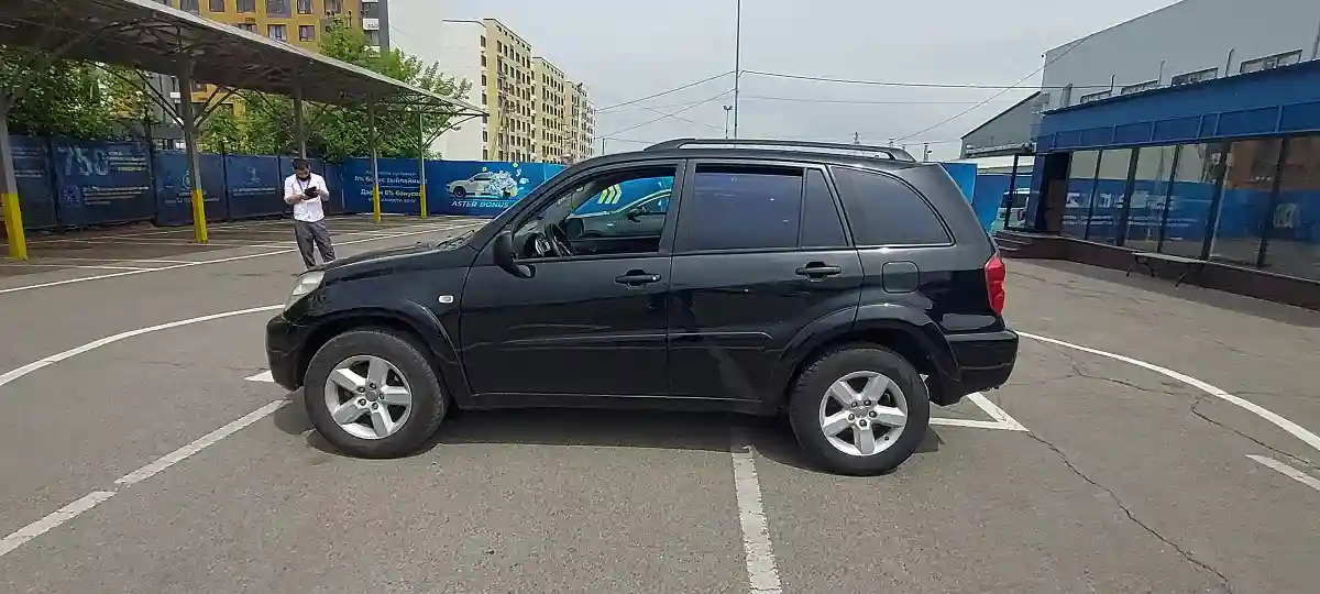Toyota RAV4 2004 года за 4 500 000 тг. в Алматы