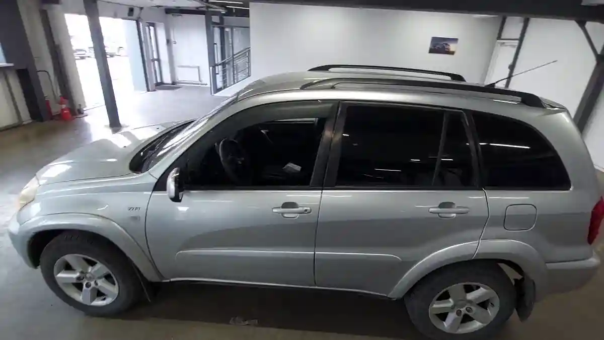 Toyota RAV4 2005 года за 6 500 000 тг. в Астана