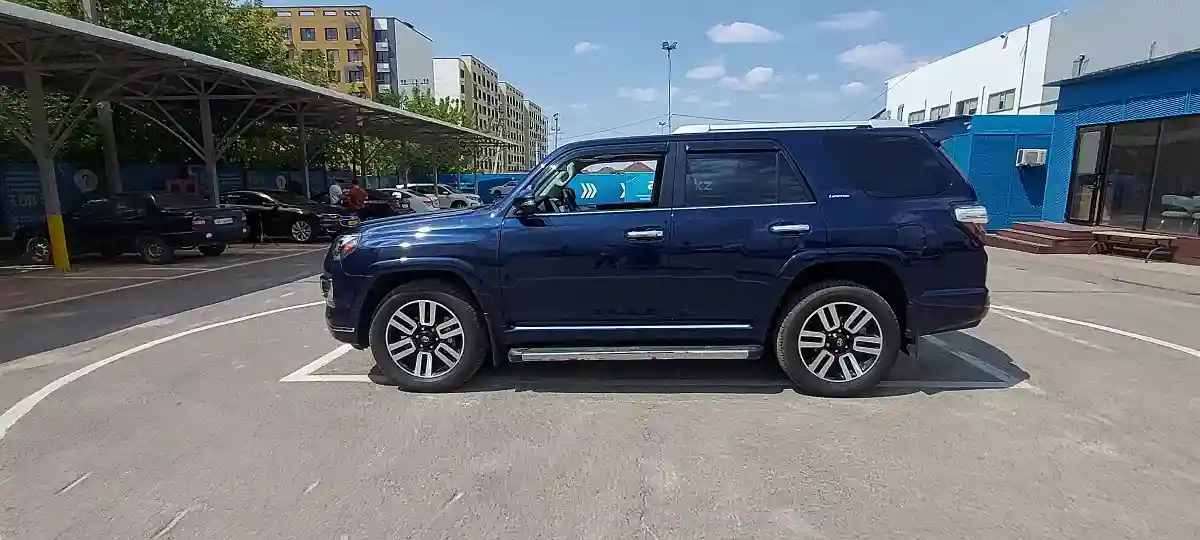 Toyota 4Runner 2021 года за 28 000 000 тг. в Алматы