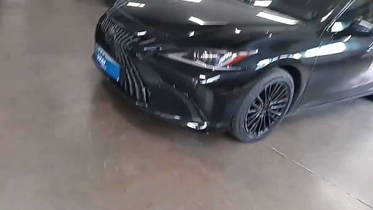 Lexus ES 2022 года за 20 000 000 тг. в Астана