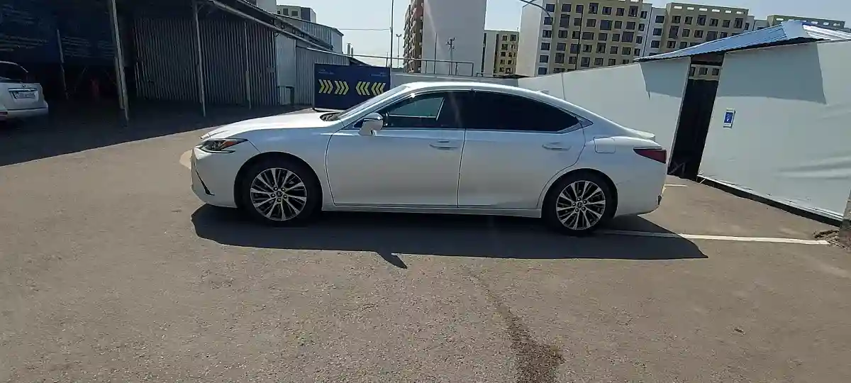 Lexus ES 2020 года за 21 500 000 тг. в Алматы