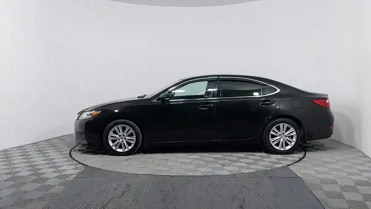 Lexus ES 2013 года за 11 290 000 тг. в Астана