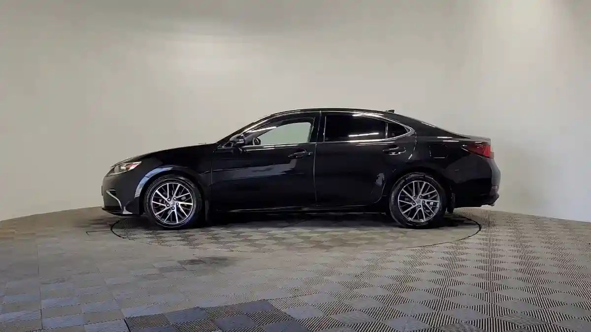 Lexus ES 2017 года за 15 600 000 тг. в Алматы