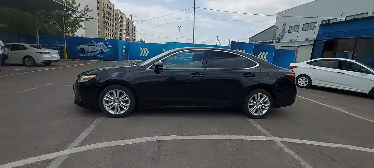 Lexus ES 2013 года за 10 700 000 тг. в Алматы