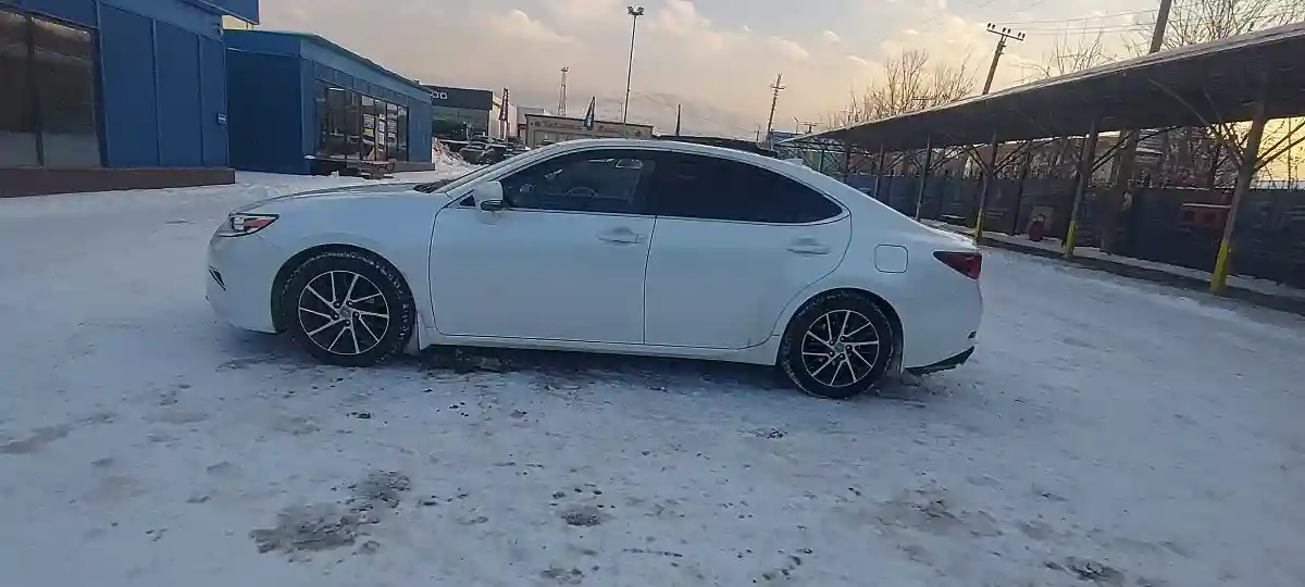 Lexus ES 2018 года за 17 500 000 тг. в Алматы