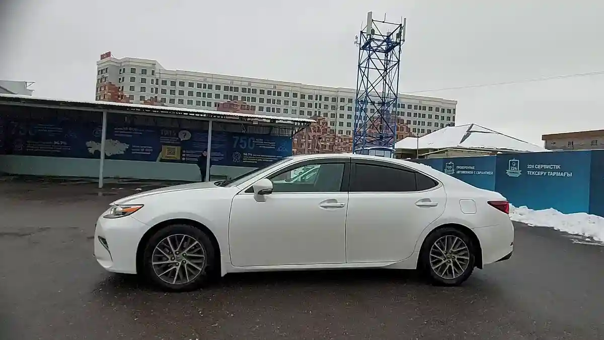 Lexus ES 2015 года за 15 000 000 тг. в Шымкент