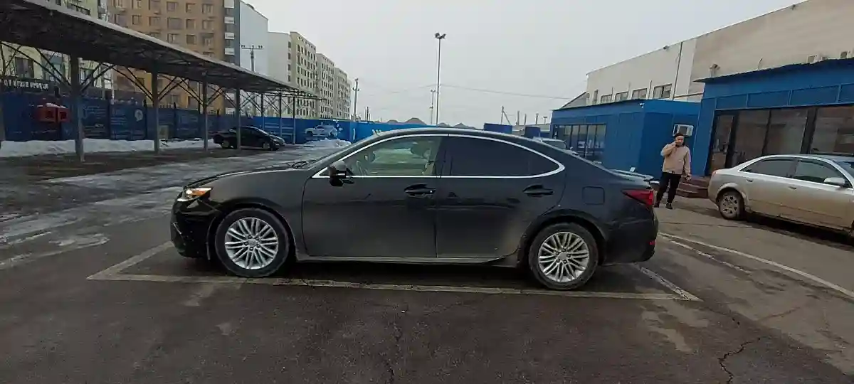 Lexus ES 2016 года за 16 000 000 тг. в Алматы