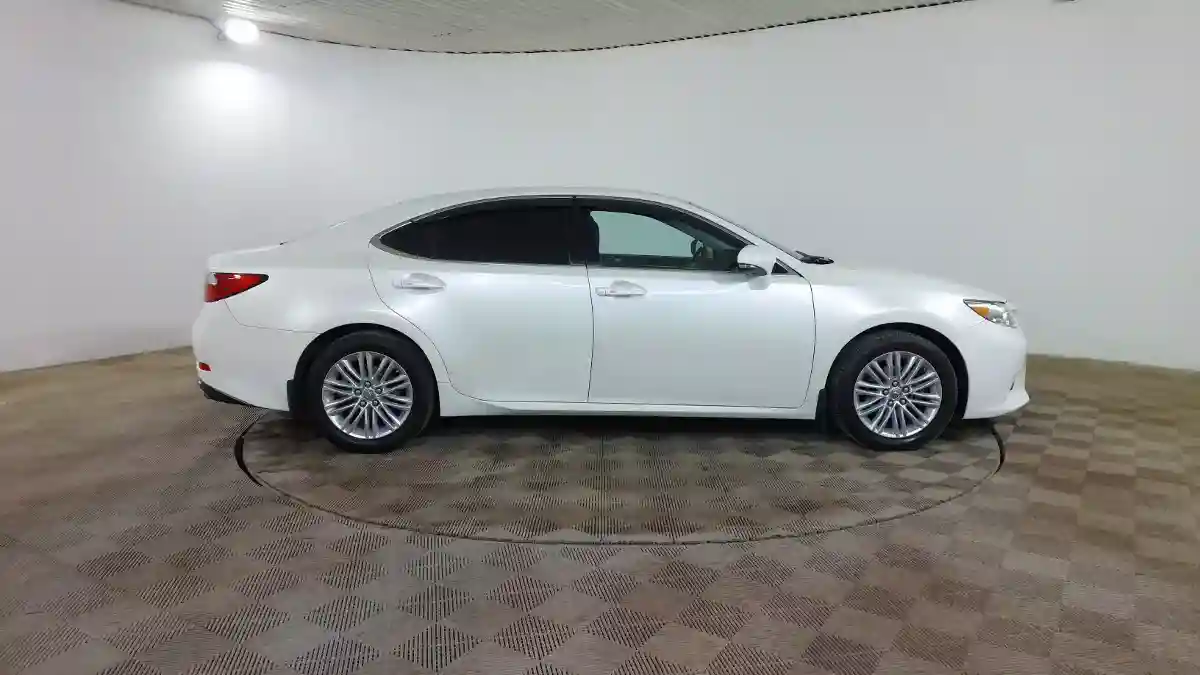 Lexus ES 2013 года за 12 800 000 тг. в Шымкент