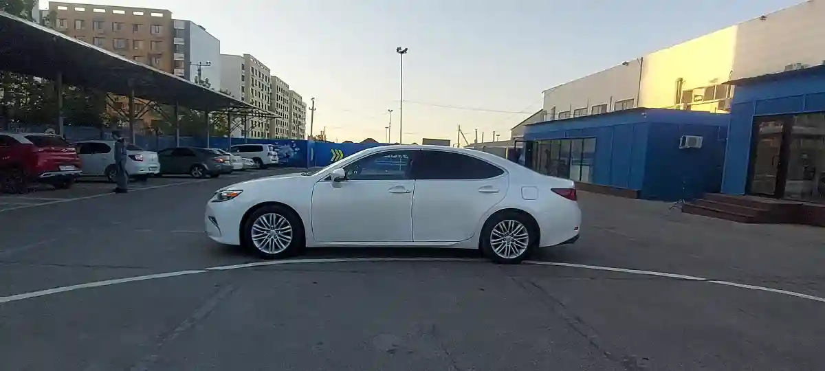 Lexus ES 2016 года за 13 000 000 тг. в Алматы