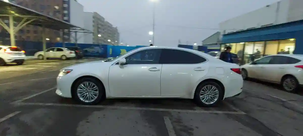 Lexus ES 2013 года за 12 500 000 тг. в Алматы