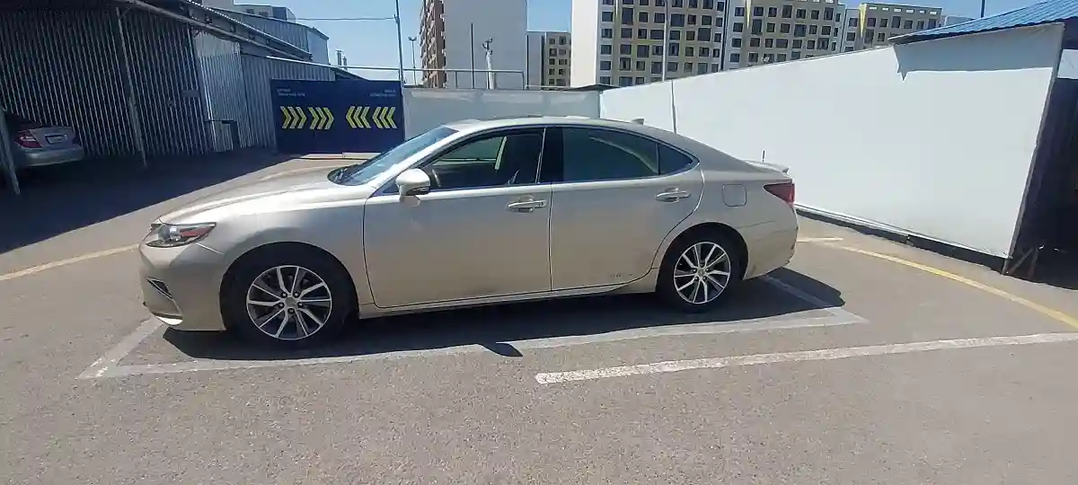 Lexus ES 2016 года за 14 500 000 тг. в Алматы